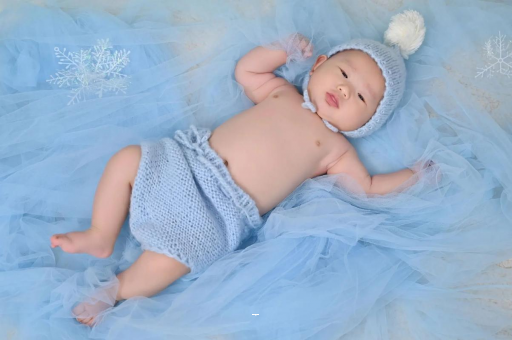 白银宝宝吐奶黄色