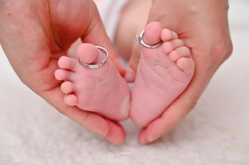 白银宝宝怎么判断长牙发烧